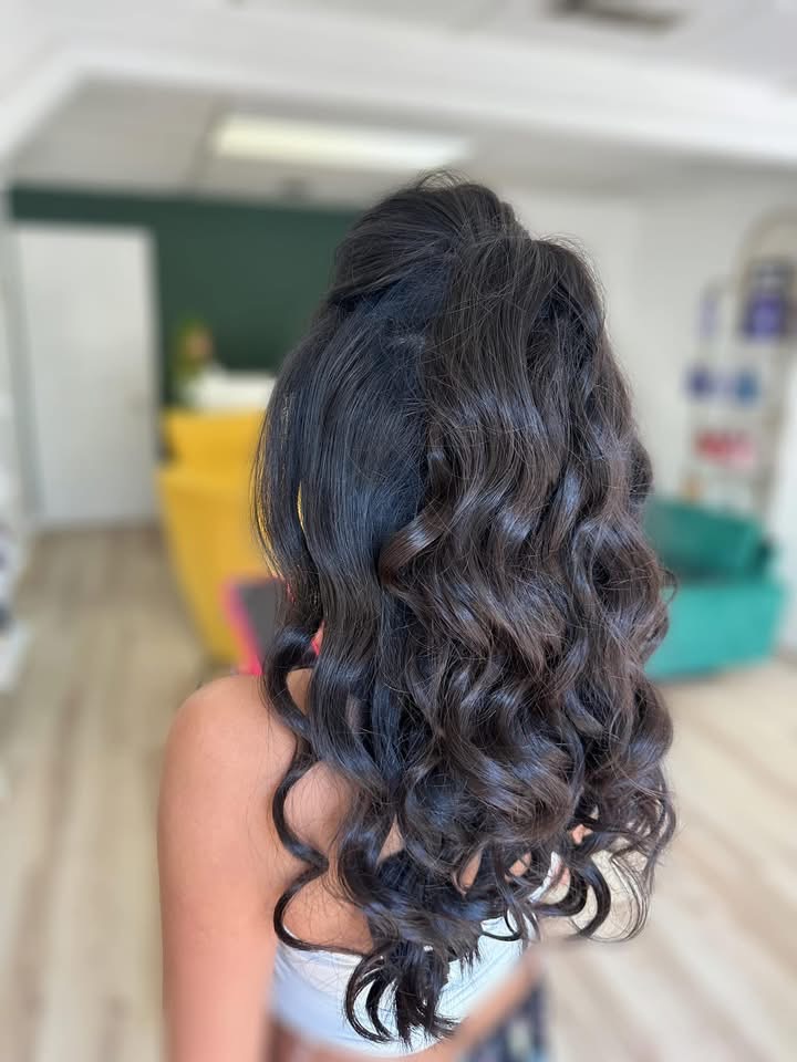 Beautiful curls and color work